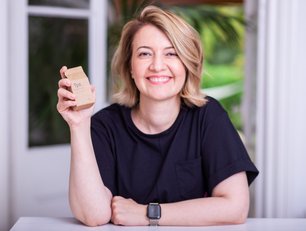 8 minutes with Pinar Akiskalioglu, founder of TAKK